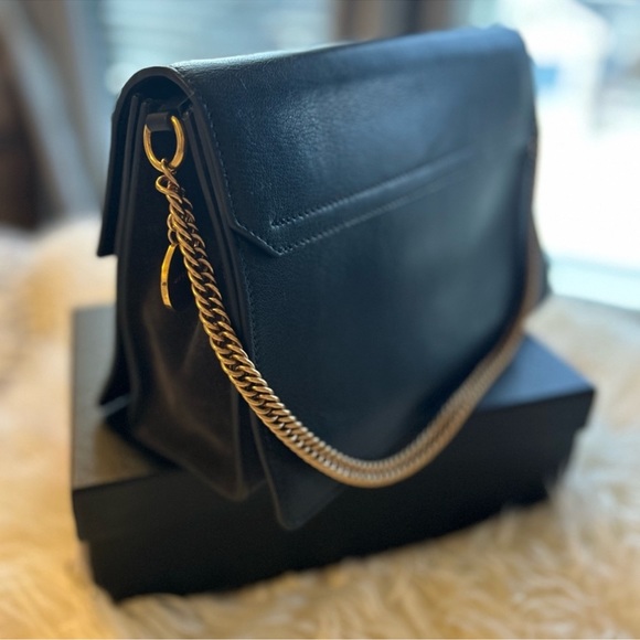 GIVENCHY GV3 Black Smooth Leather & Suede
Shoulder Bag - Picture 4 of 11